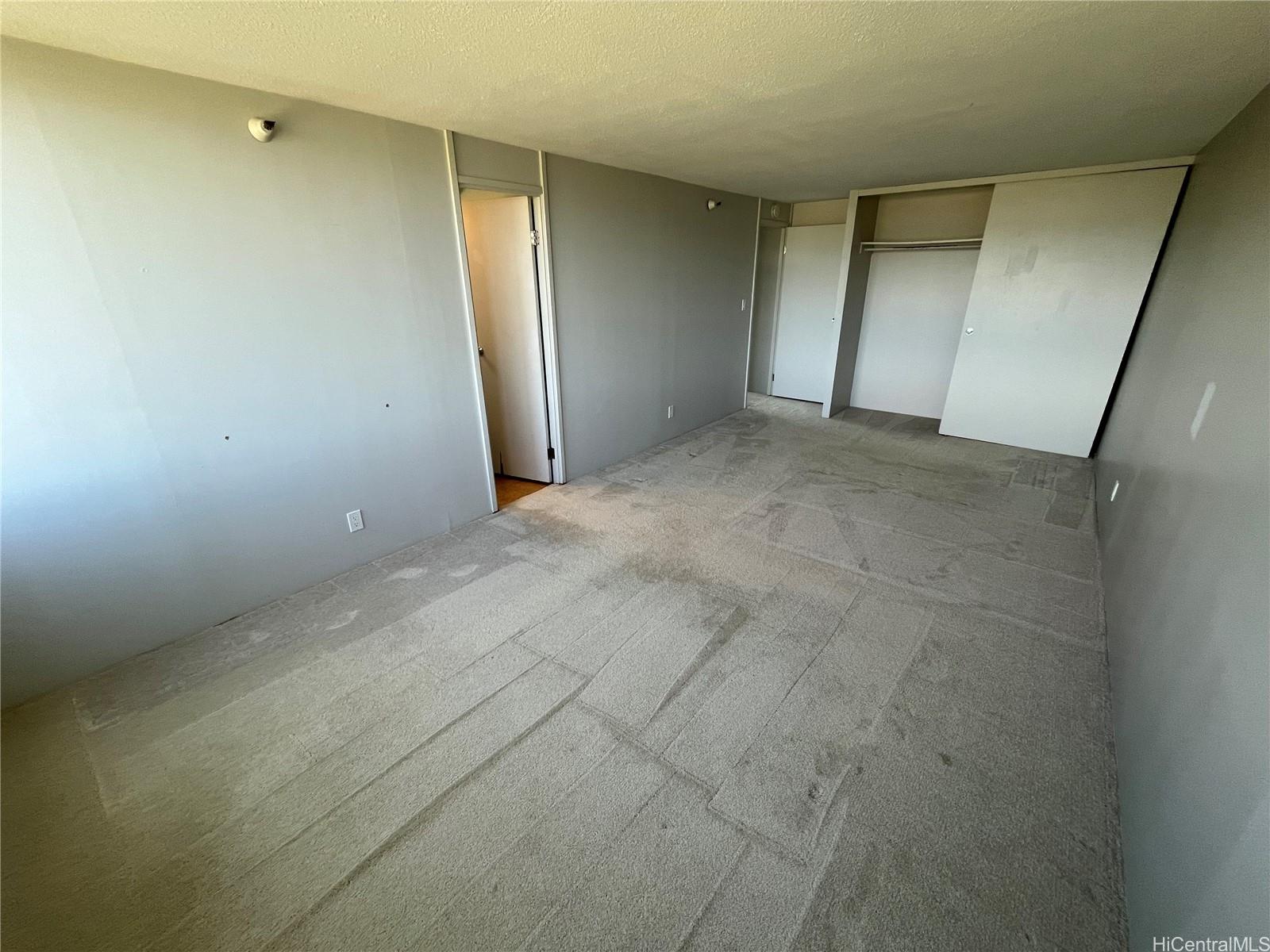 1060 Kamehameha Hwy Pearl City - Rental - photo 5 of 13