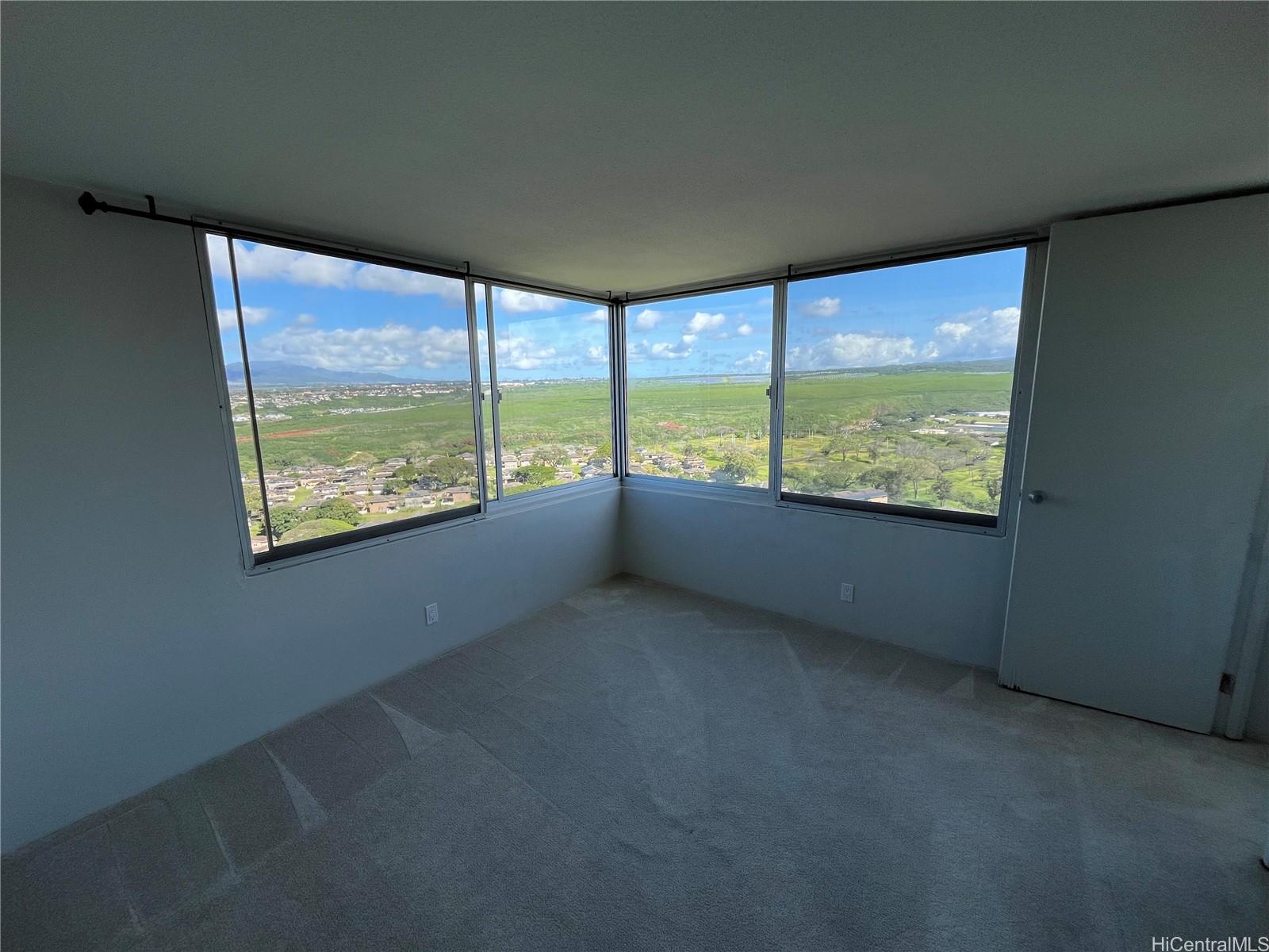 1060 Kamehameha Hwy Pearl City - Rental - photo 7 of 13