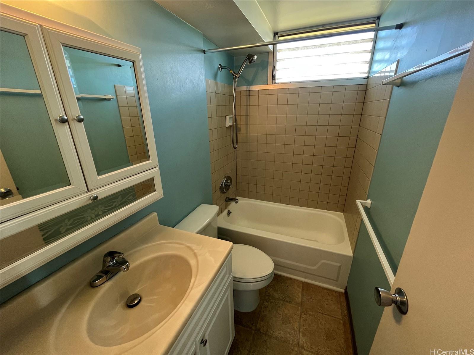 1060 Kamehameha Hwy Pearl City - Rental - photo 8 of 13