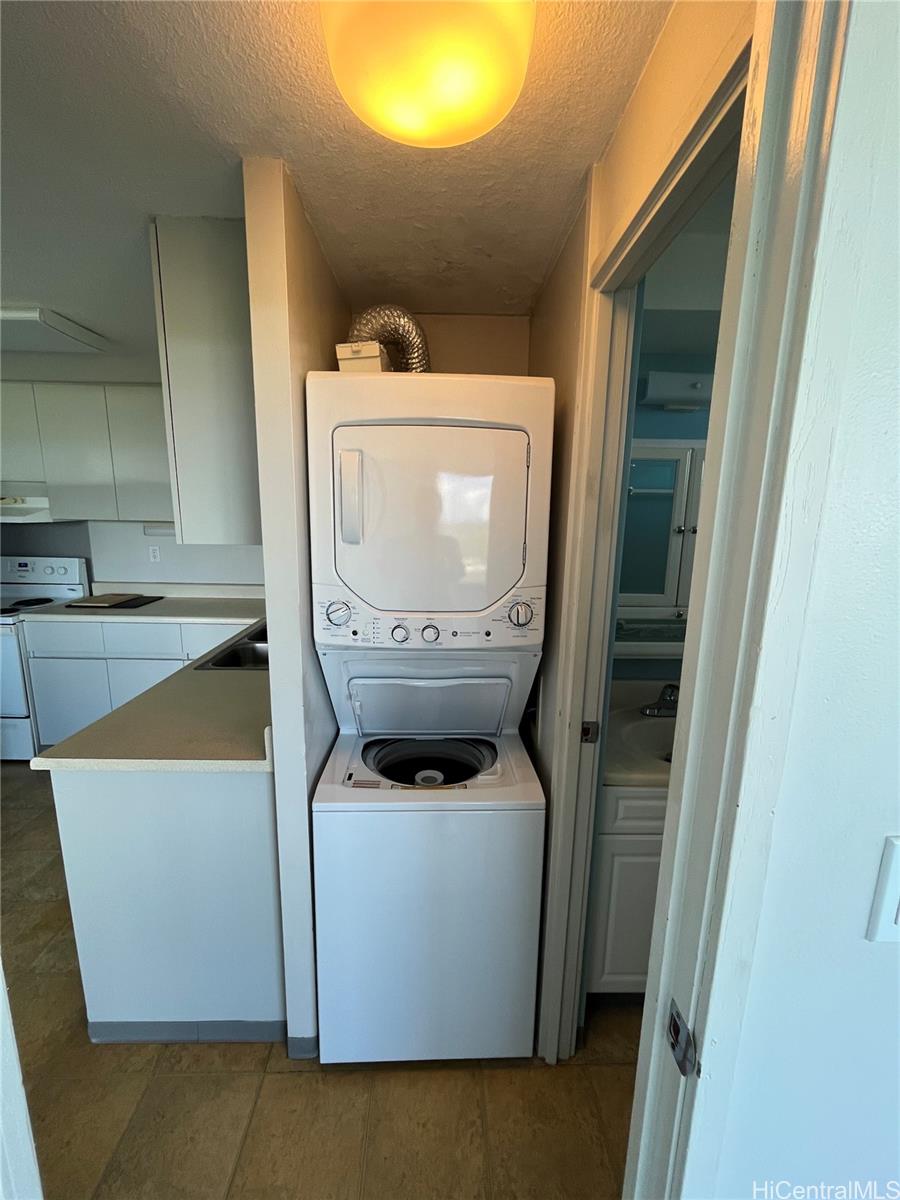 1060 Kamehameha Hwy Pearl City - Rental - photo 9 of 13