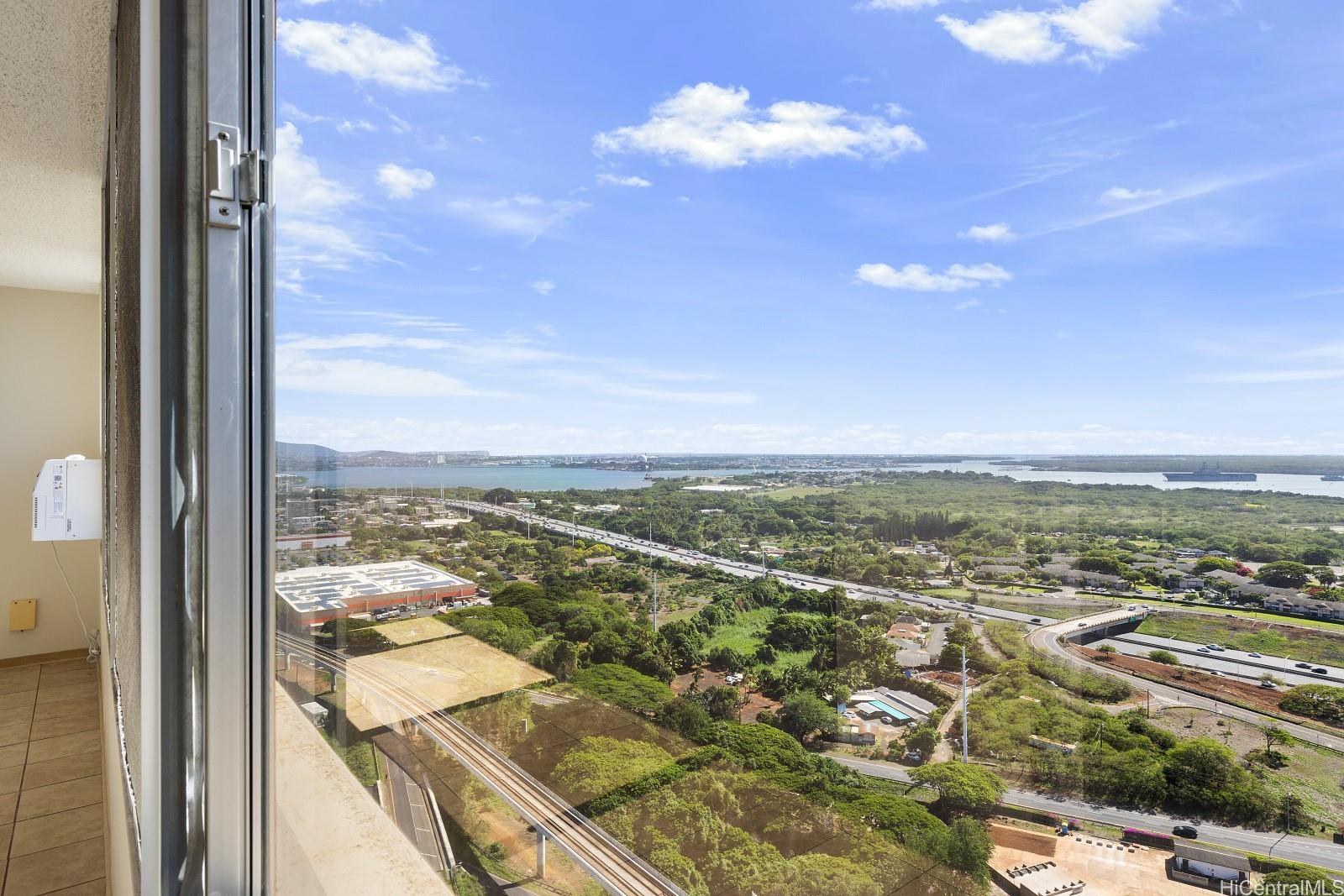 1060 Kamehameha Hwy Pearl City - Rental - photo 2 of 25