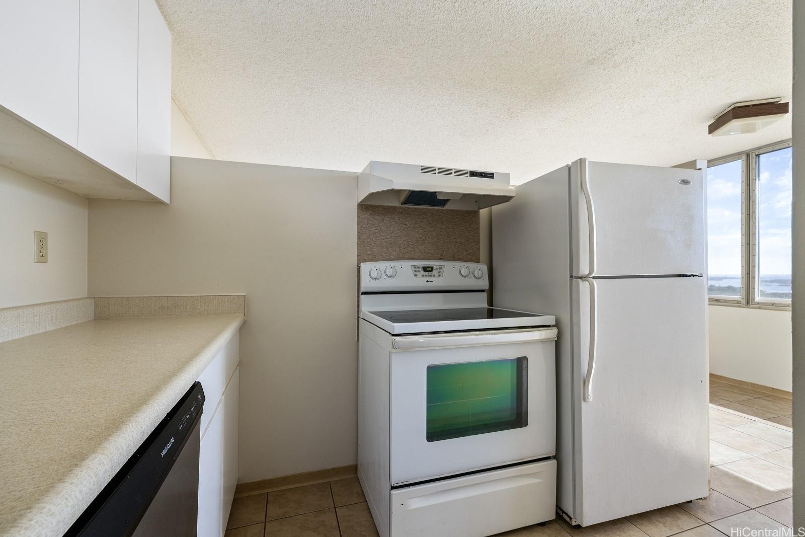 1060 Kamehameha Hwy Pearl City - Rental - photo 10 of 25