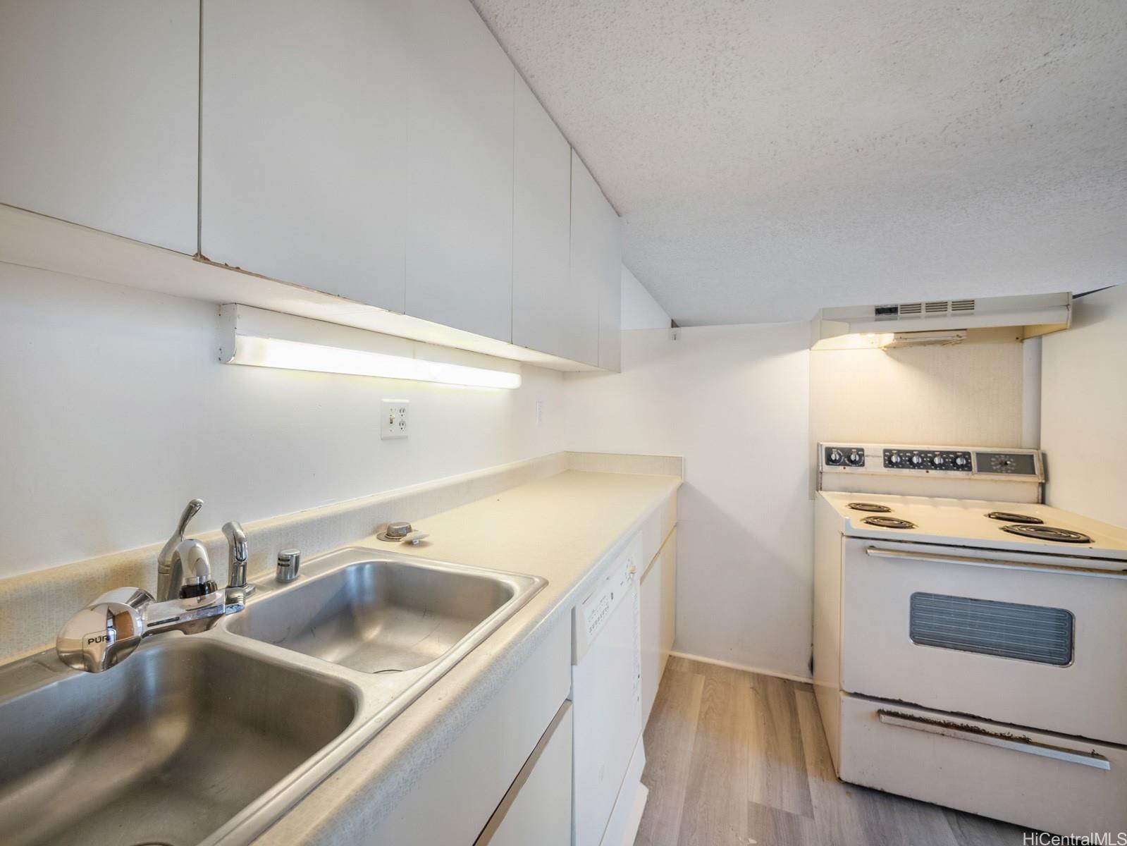 Century Park Plaza condo # 3302B, Pearl City, Hawaii - photo 3 of 25