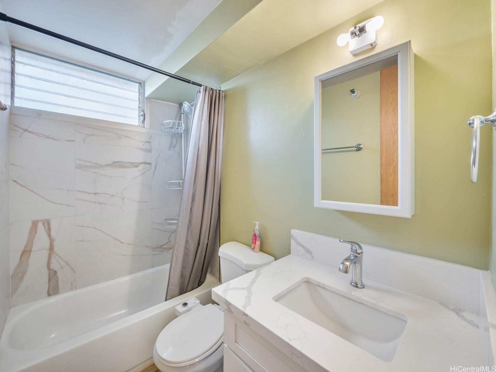 Century Park Plaza condo # 3302B, Pearl City, Hawaii - photo 4 of 25