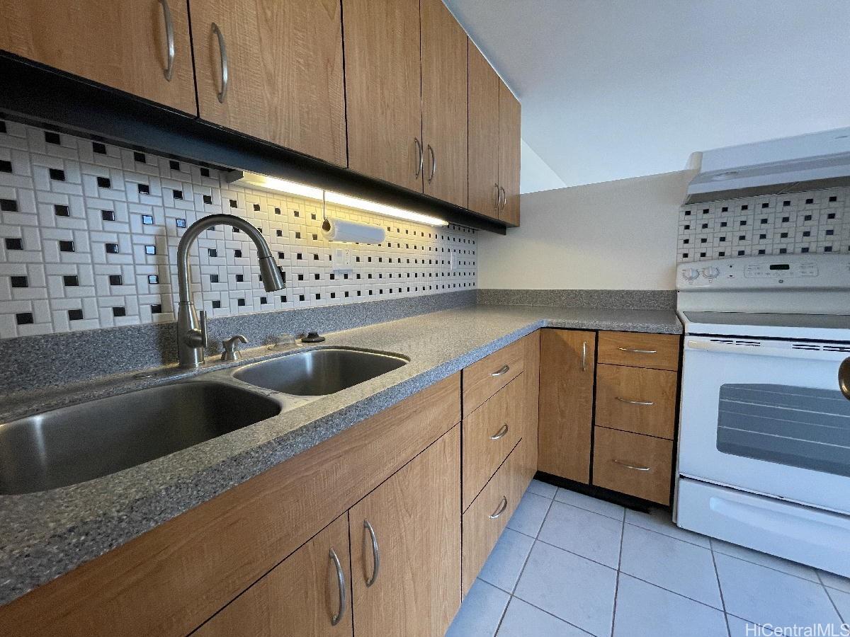 1060 Kamehameha Hwy Pearl City - Rental - photo 3 of 5