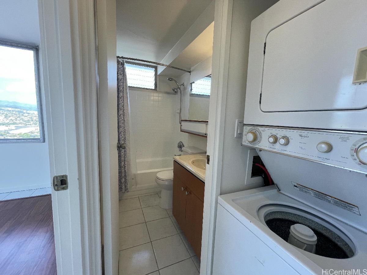 1060 Kamehameha Hwy Pearl City - Rental - photo 5 of 5