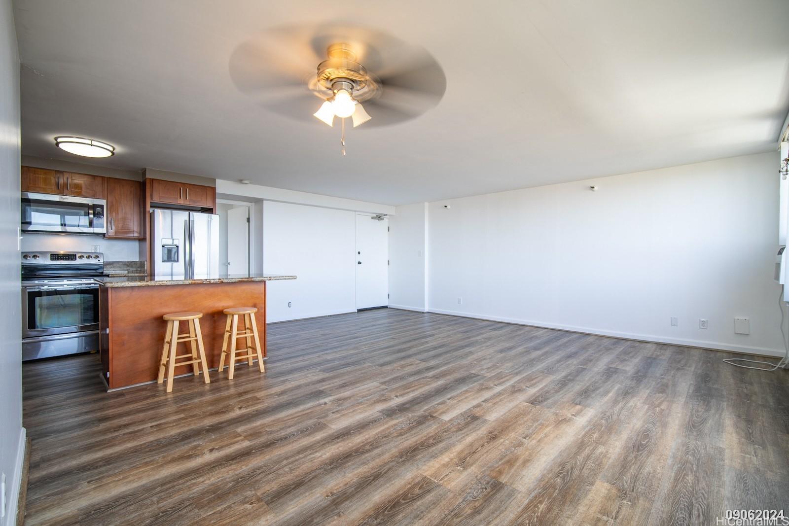 1060 Kamehameha Hwy Pearl City - Rental - photo 4 of 16