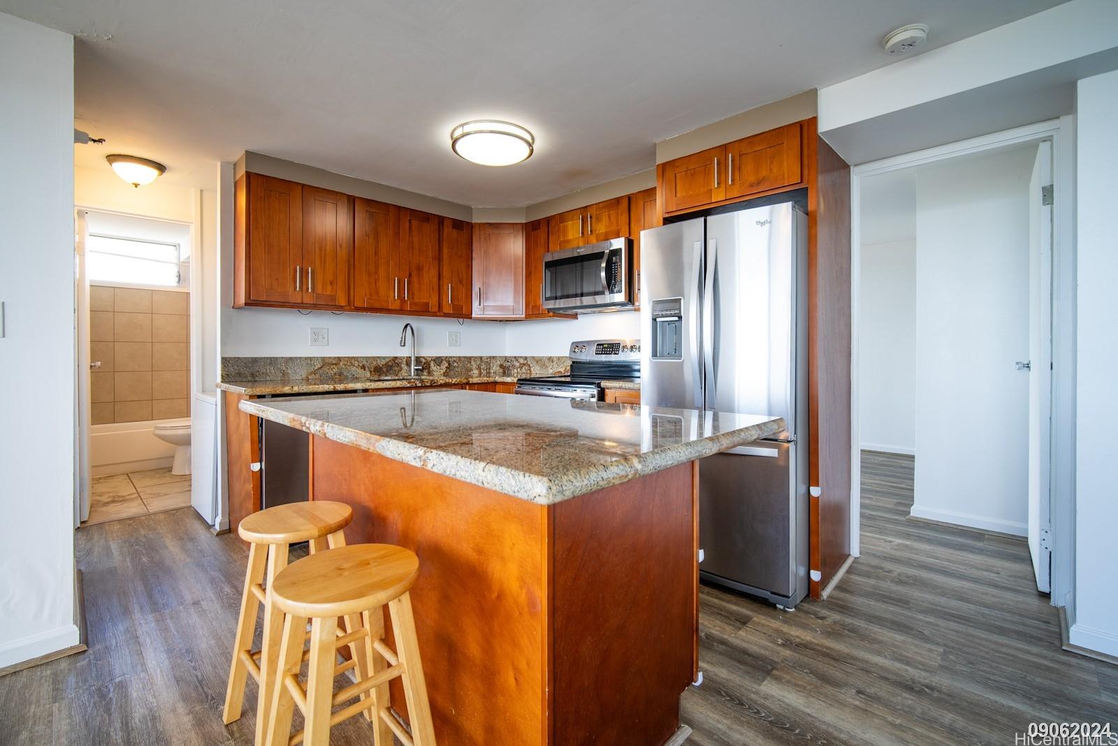 1060 Kamehameha Hwy Pearl City - Rental - photo 5 of 16