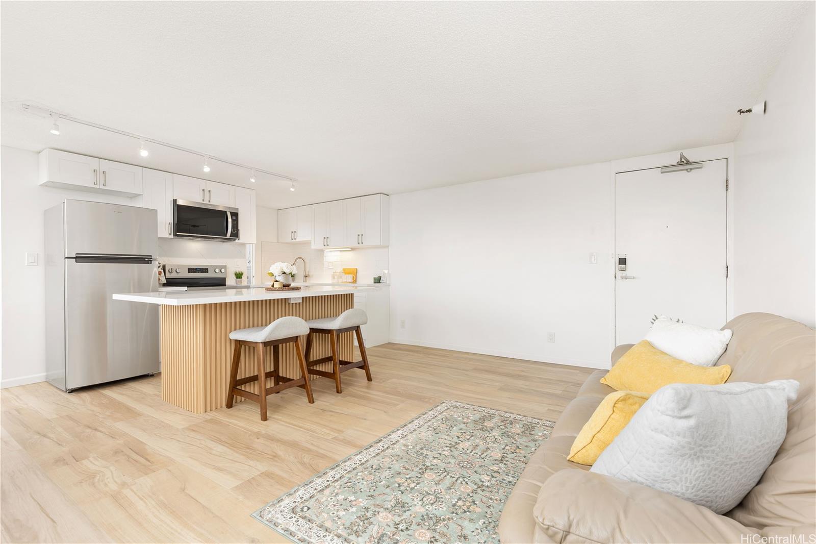 Century Park Plaza condo # 3806A, Pearl City, Hawaii - photo 2 of 20