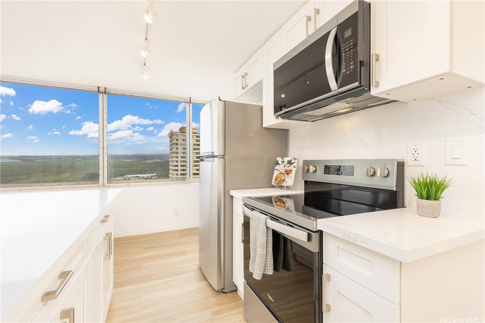 Century Park Plaza condo # 3806A, Pearl City, Hawaii - photo 6 of 20