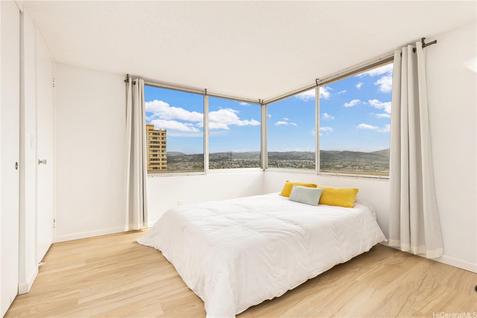 Century Park Plaza condo # 3806A, Pearl City, Hawaii - photo 8 of 20