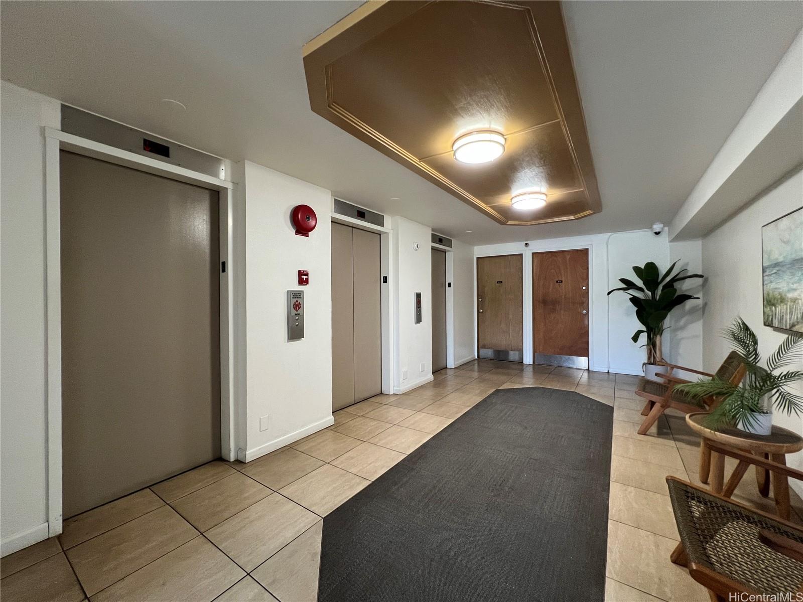 1060 Kamehameha Hwy Pearl City - Rental - photo 3 of 20