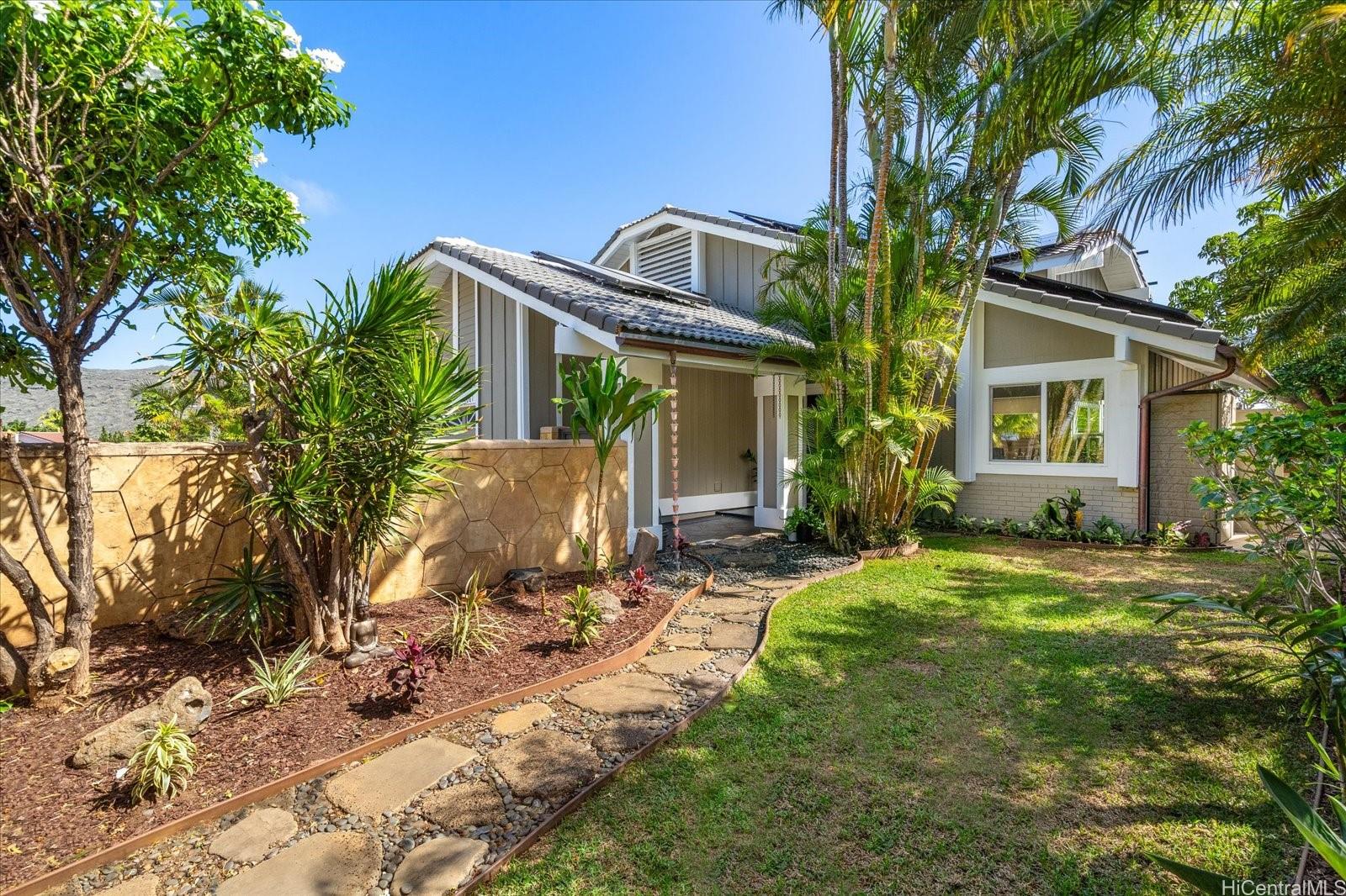 1061  Mokuhano Street Kalama Valley, Hawaii Kai home - photo 20 of 25