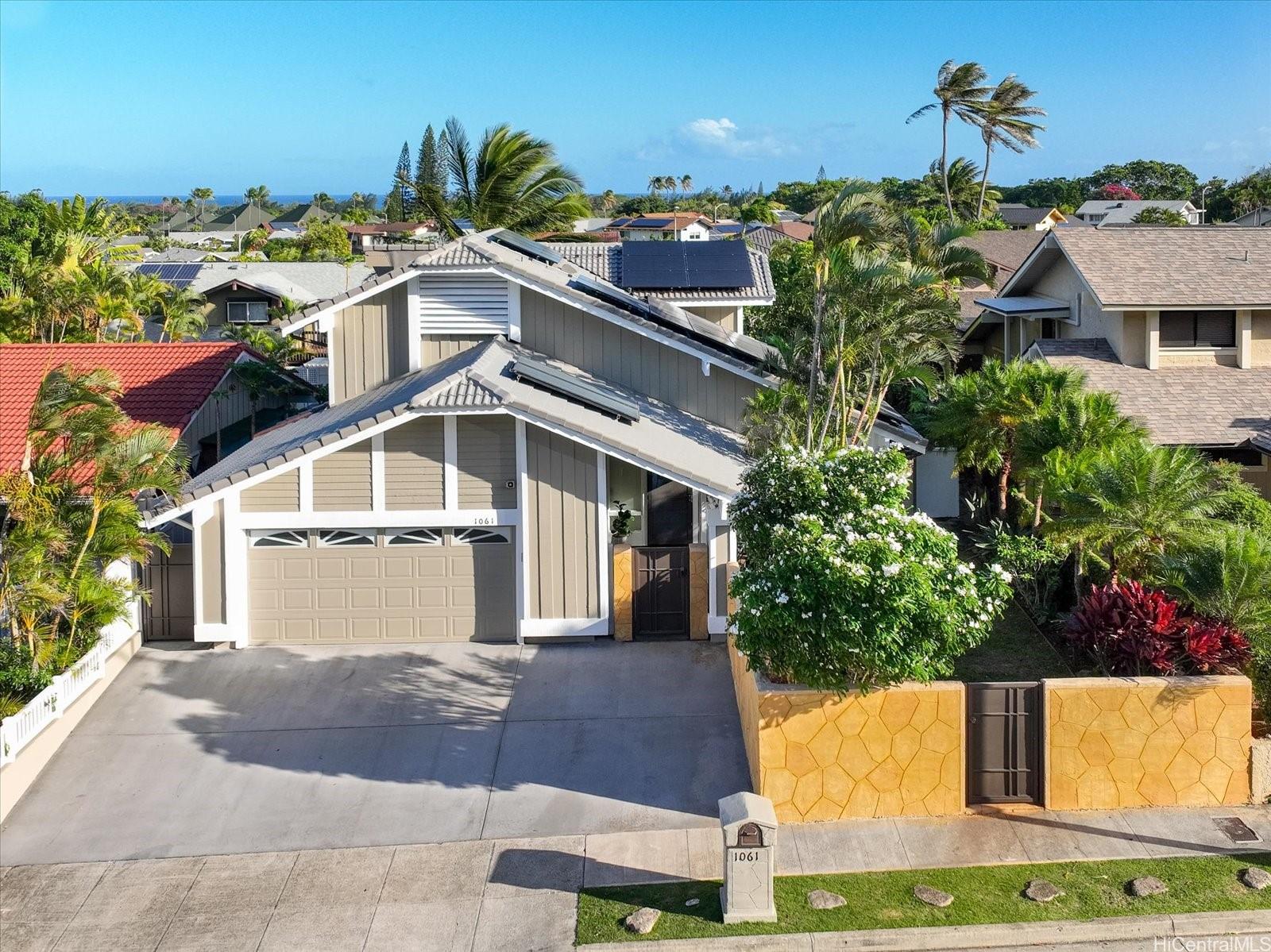 1061  Mokuhano Street Kalama Valley, Hawaii Kai home - photo 21 of 25