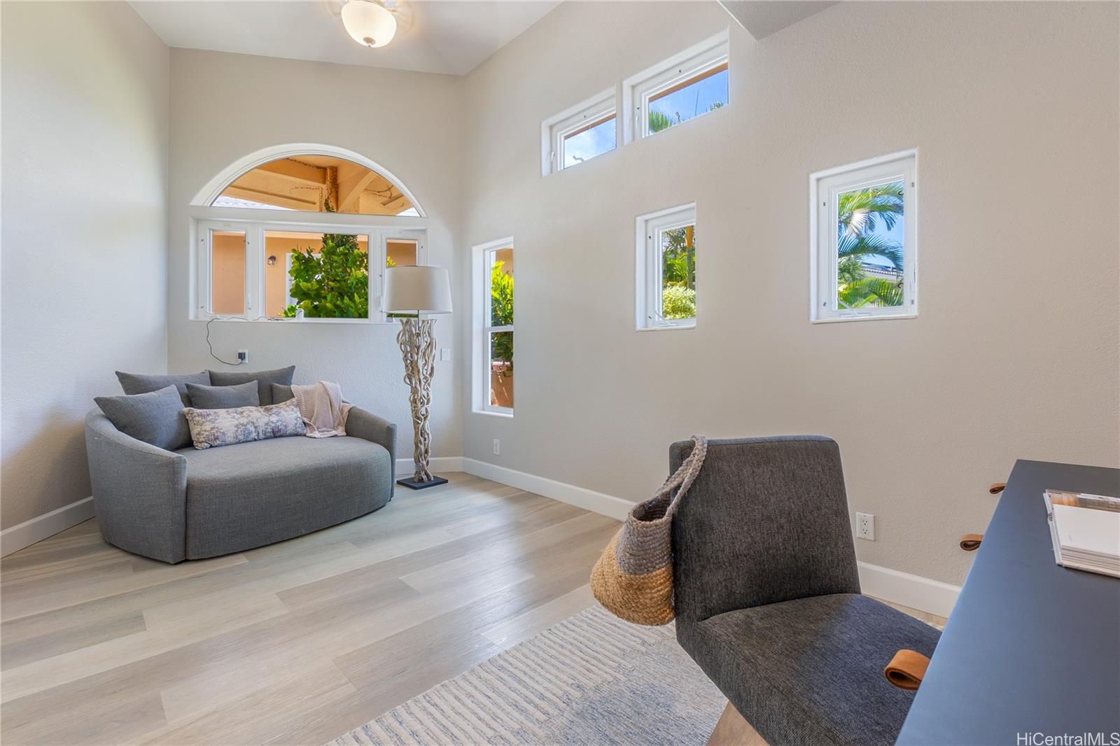 1062  Hoa Street Napali Haweo, Hawaii Kai home - photo 12 of 25