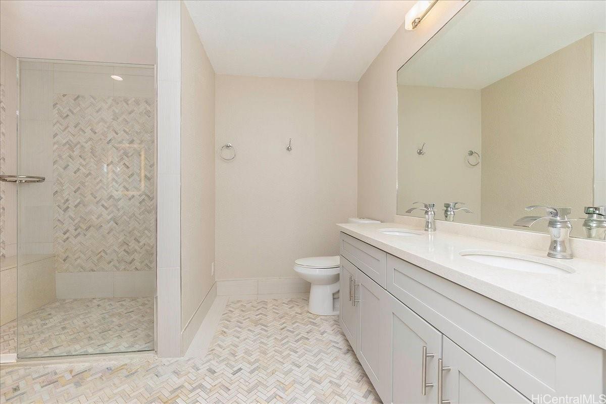 1062  Hoa Street Napali Haweo, Hawaii Kai home - photo 16 of 25