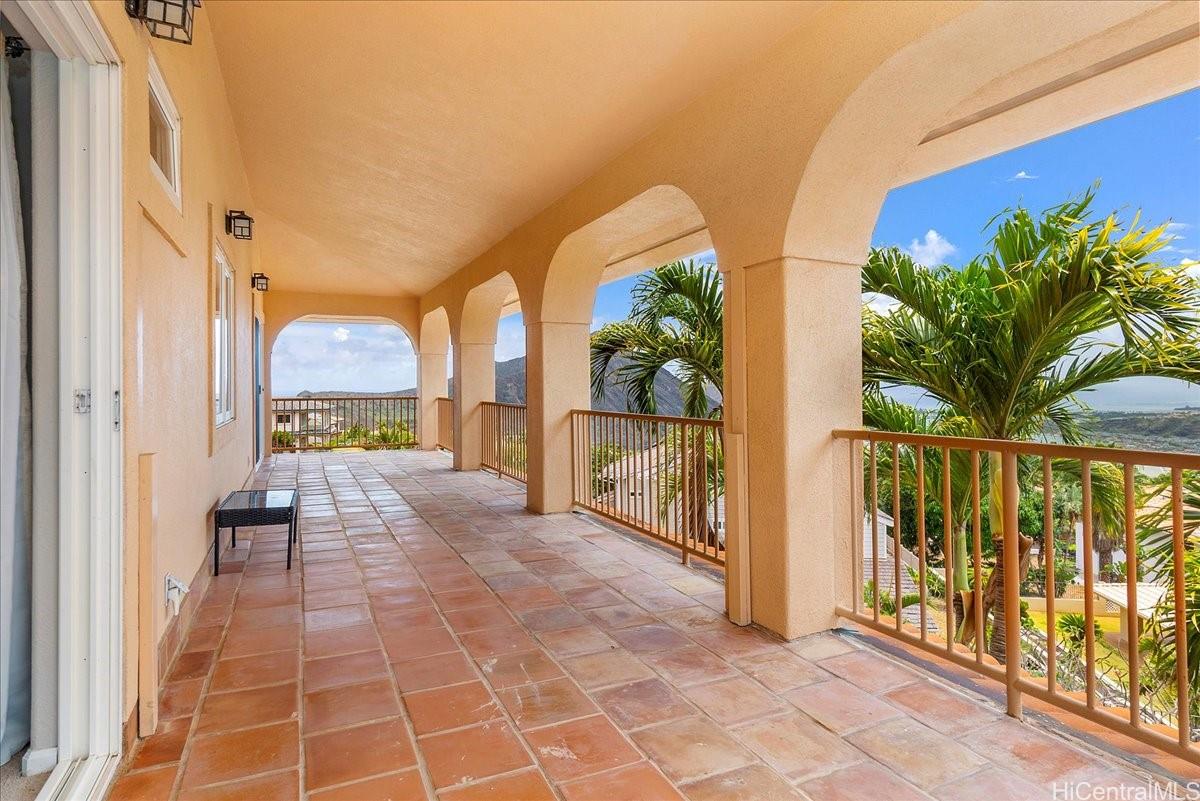 1062  Hoa Street Napali Haweo, Hawaii Kai home - photo 19 of 25