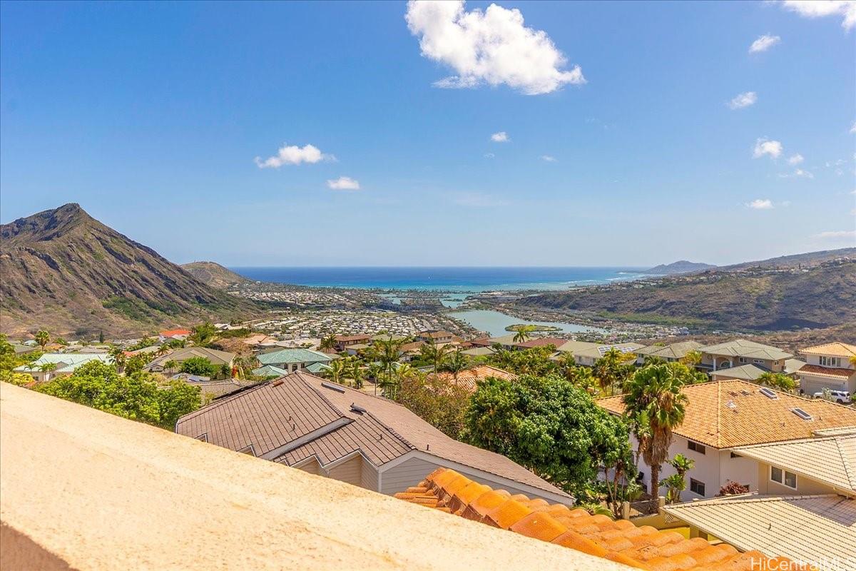 1062  Hoa Street Napali Haweo, Hawaii Kai home - photo 3 of 25