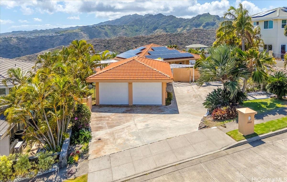 1062  Hoa Street Napali Haweo, Hawaii Kai home - photo 23 of 25