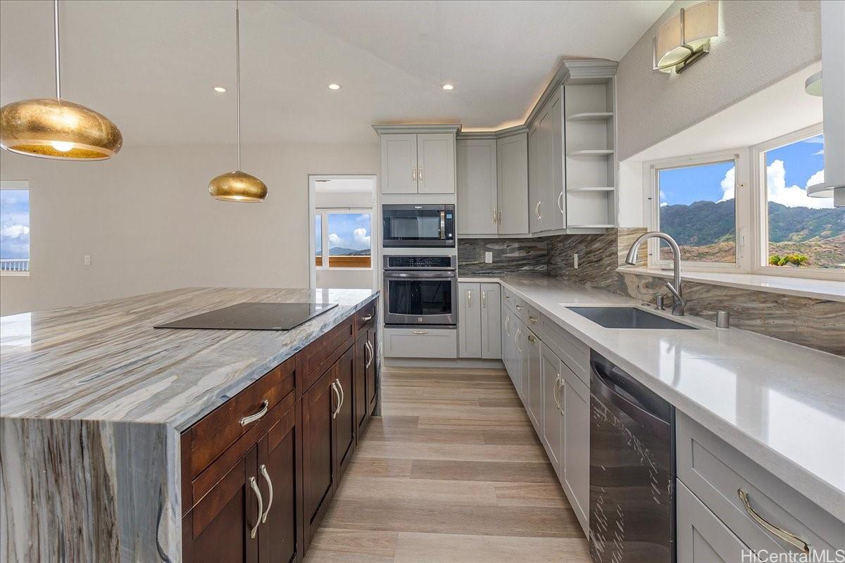 1062  Hoa Street Napali Haweo, Hawaii Kai home - photo 8 of 25