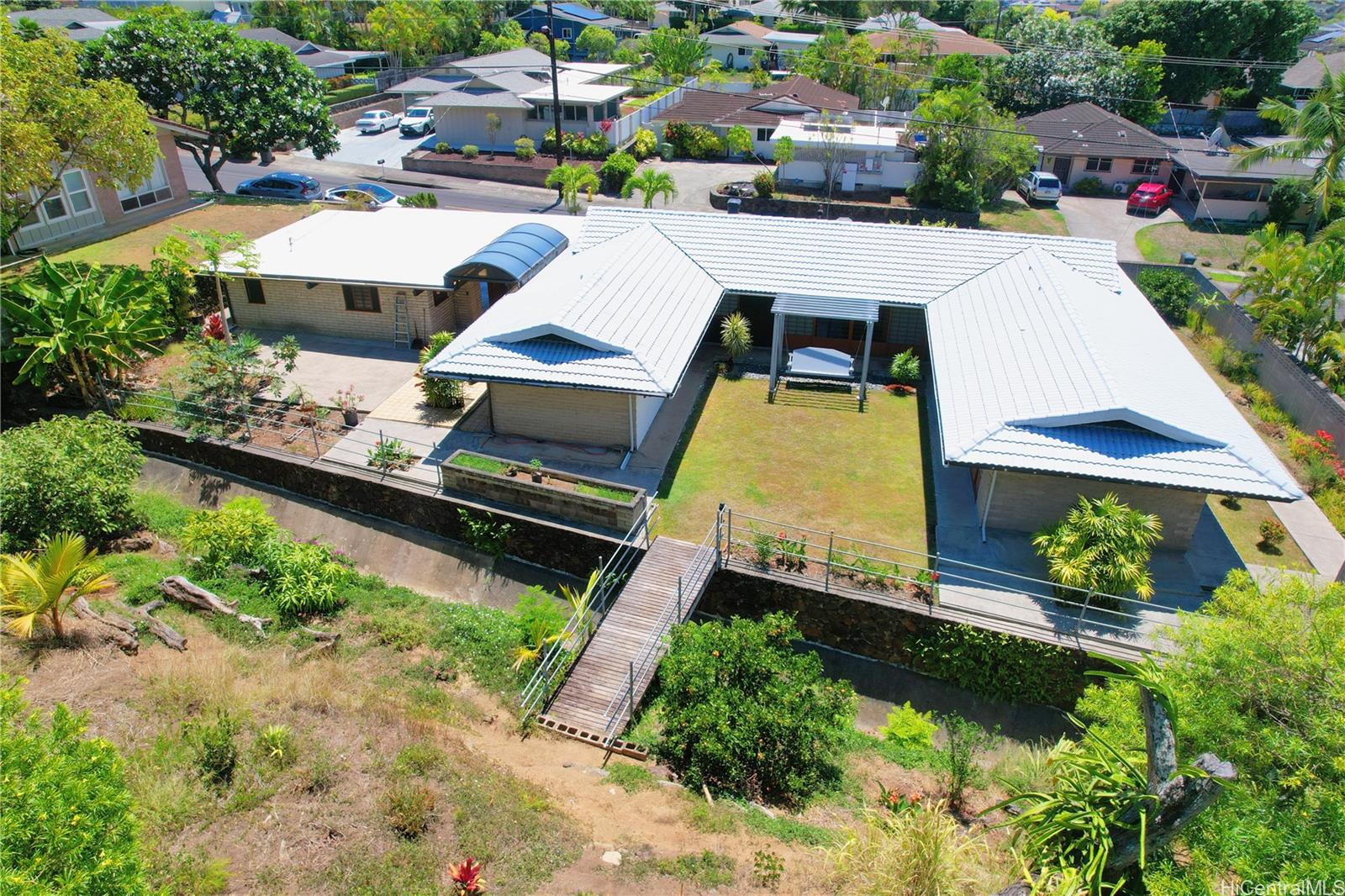 1062  Kamahele Street Enchanted Lake, Kailua home - photo 2 of 25