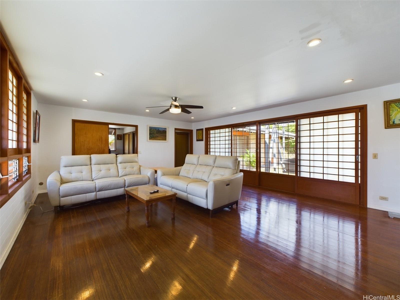 1062  Kamahele Street Enchanted Lake, Kailua home - photo 13 of 25