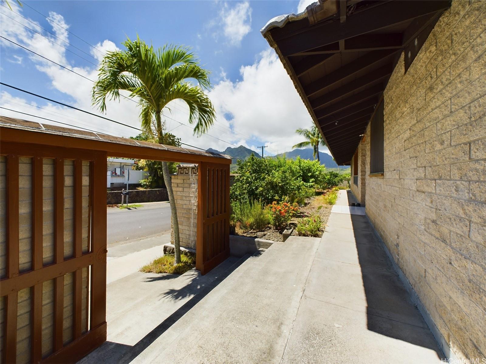 1062  Kamahele Street Enchanted Lake, Kailua home - photo 5 of 25