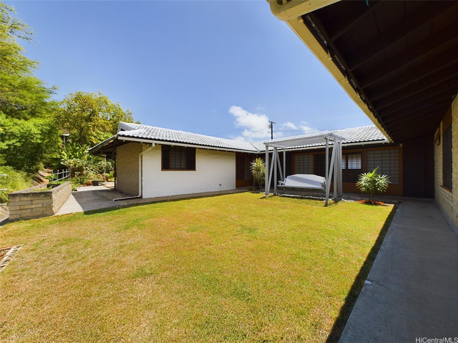 1062  Kamahele Street Enchanted Lake, Kailua home - photo 7 of 25