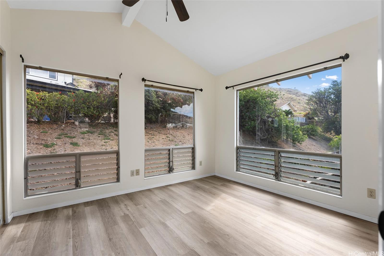 1069  Lunalilo Home Road Mariners Valley, Hawaii Kai home - photo 22 of 25