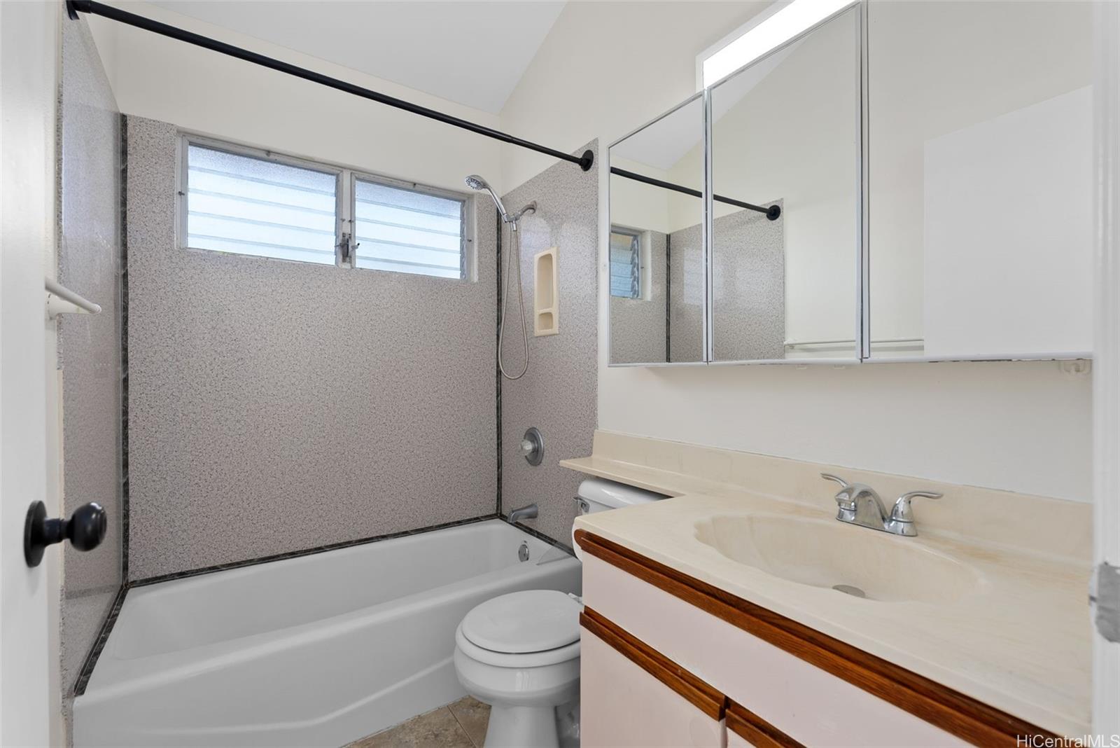 1069  Lunalilo Home Road Mariners Valley, Hawaii Kai home - photo 23 of 25