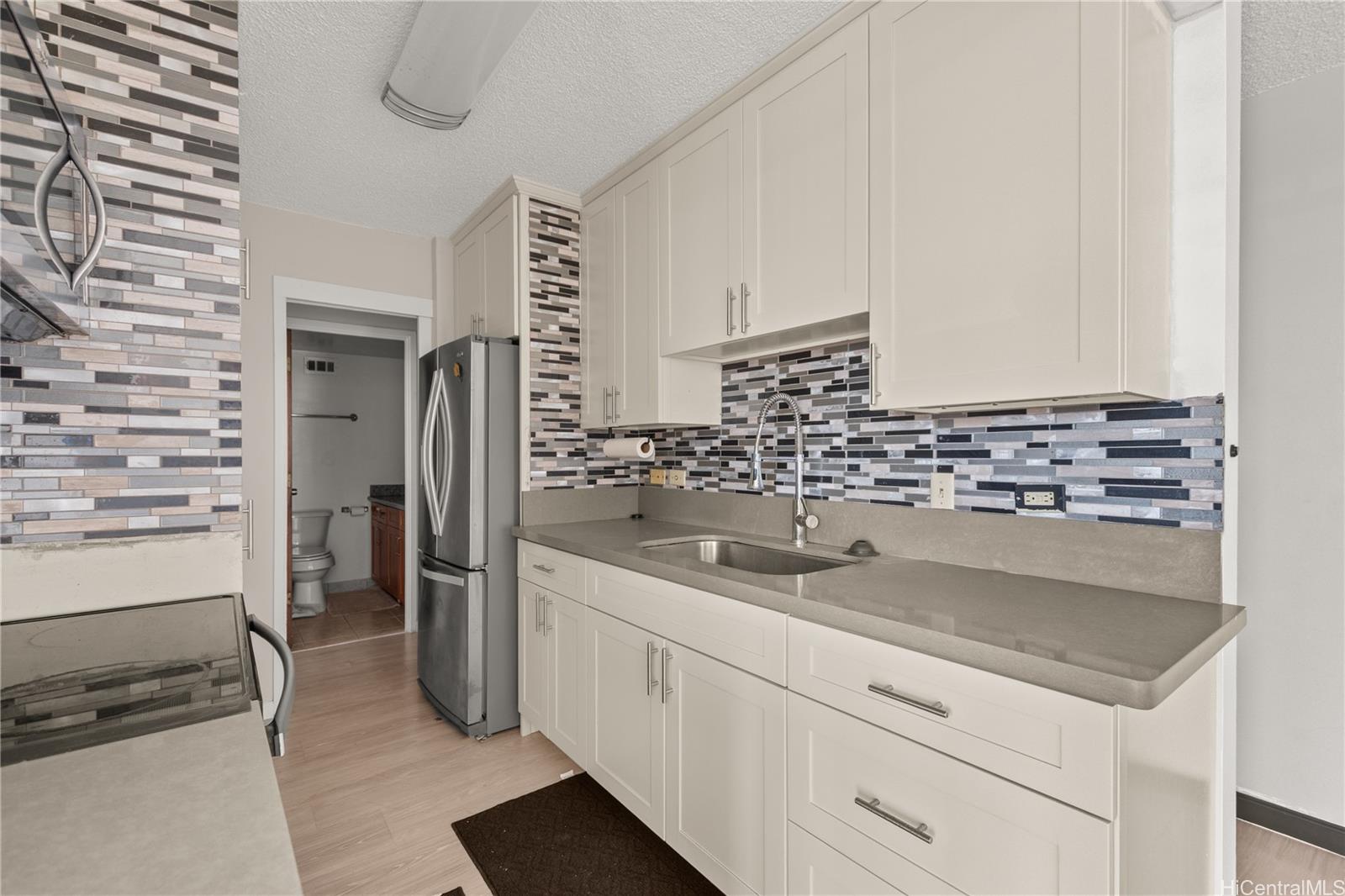 Crown Thurston condo # 101, Honolulu, Hawaii - photo 2 of 19