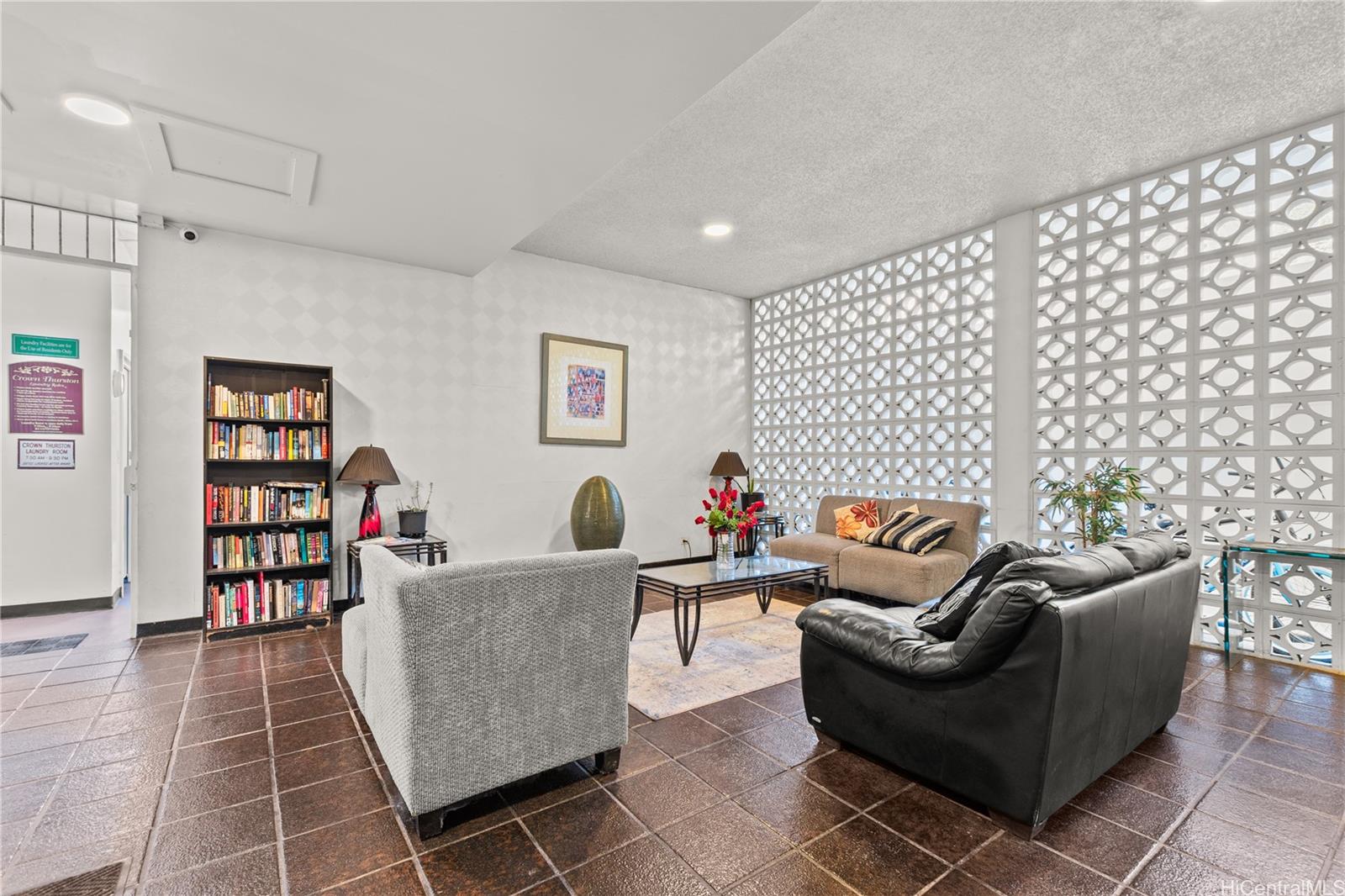 Crown Thurston condo # 101, Honolulu, Hawaii - photo 17 of 19