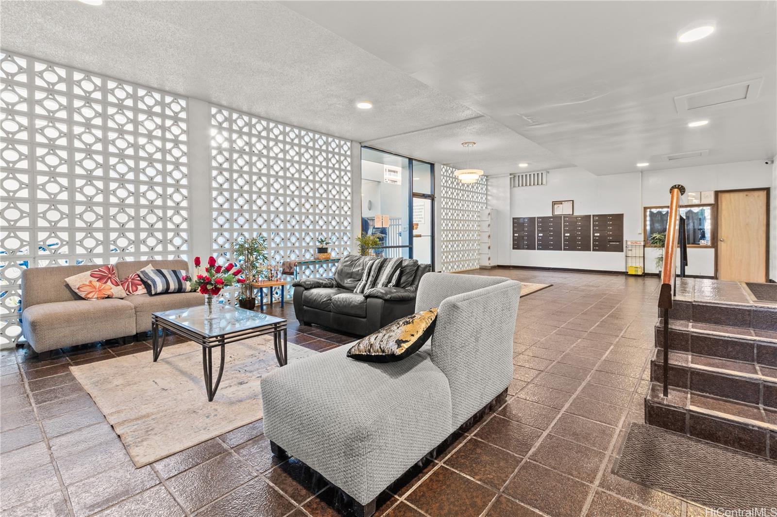 Crown Thurston condo # 101, Honolulu, Hawaii - photo 18 of 19