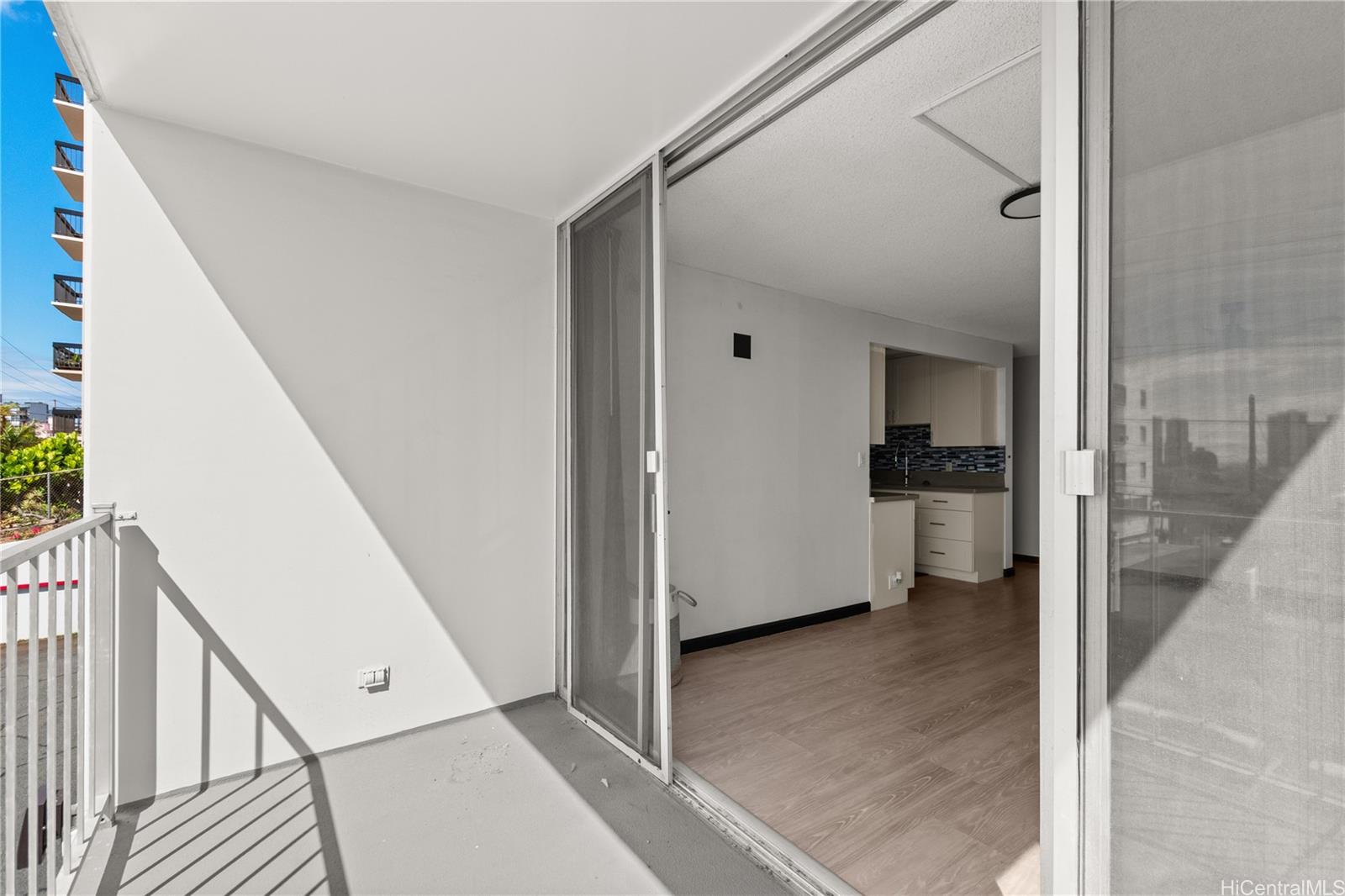 Crown Thurston condo # 101, Honolulu, Hawaii - photo 5 of 19