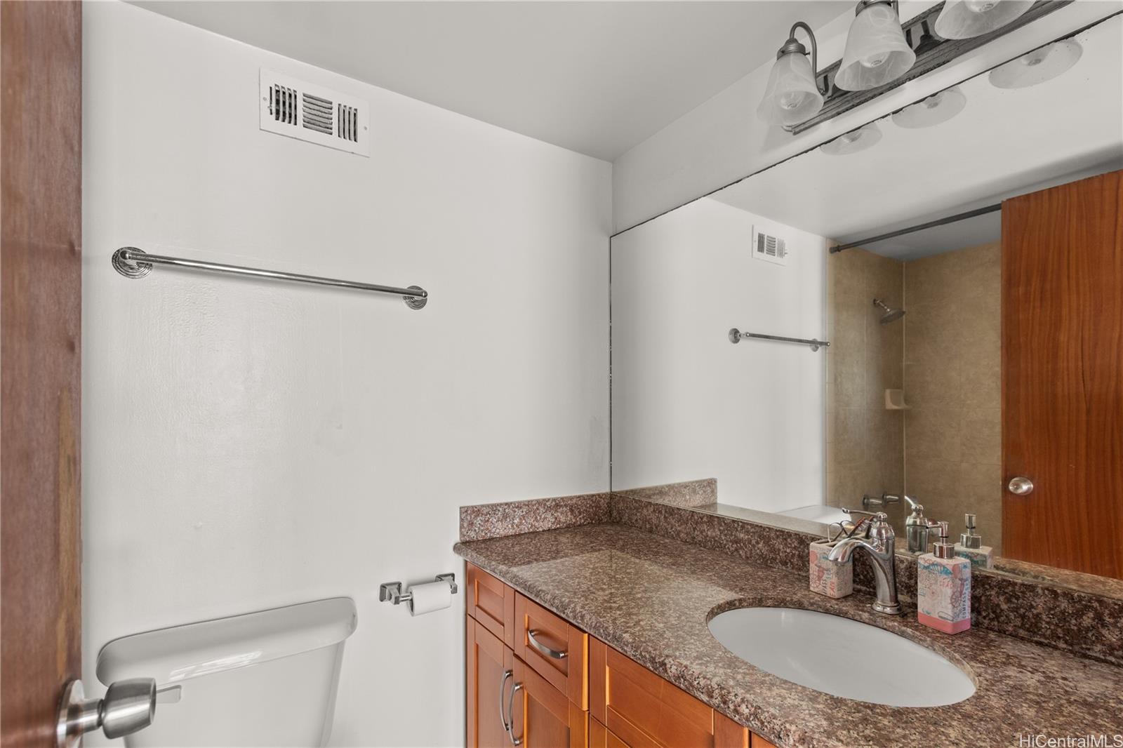 Crown Thurston condo # 101, Honolulu, Hawaii - photo 9 of 19