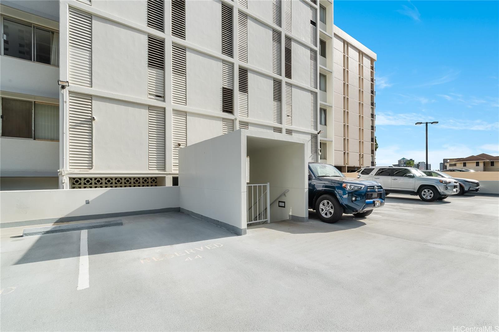 Crown Thurston condo # 402, Honolulu, Hawaii - photo 14 of 15