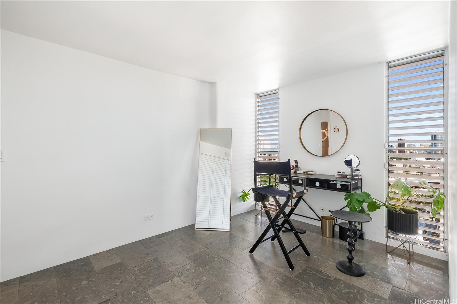 Crown Thurston condo # 402, Honolulu, Hawaii - photo 7 of 15