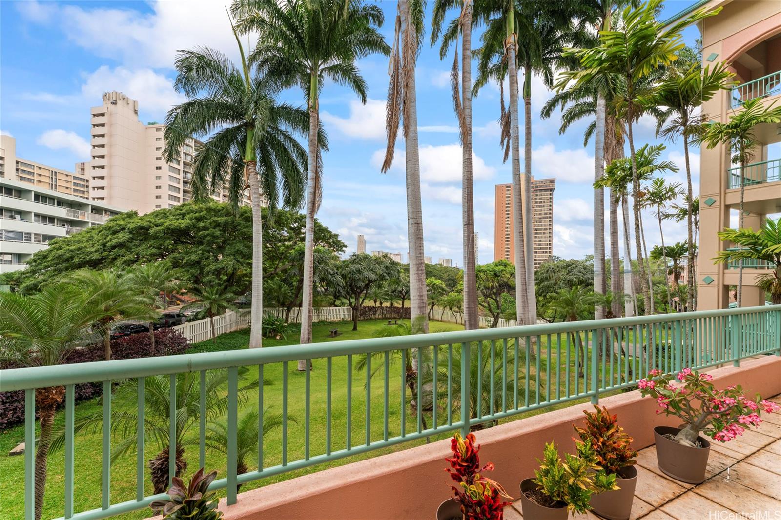 Country Club Village condo # 110, Honolulu, Hawaii - photo 11 of 25