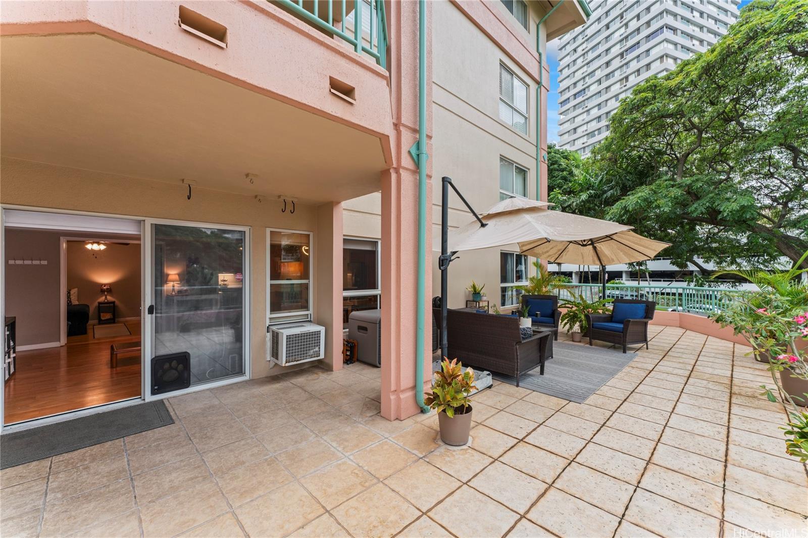 Country Club Village condo # 110, Honolulu, Hawaii - photo 10 of 25