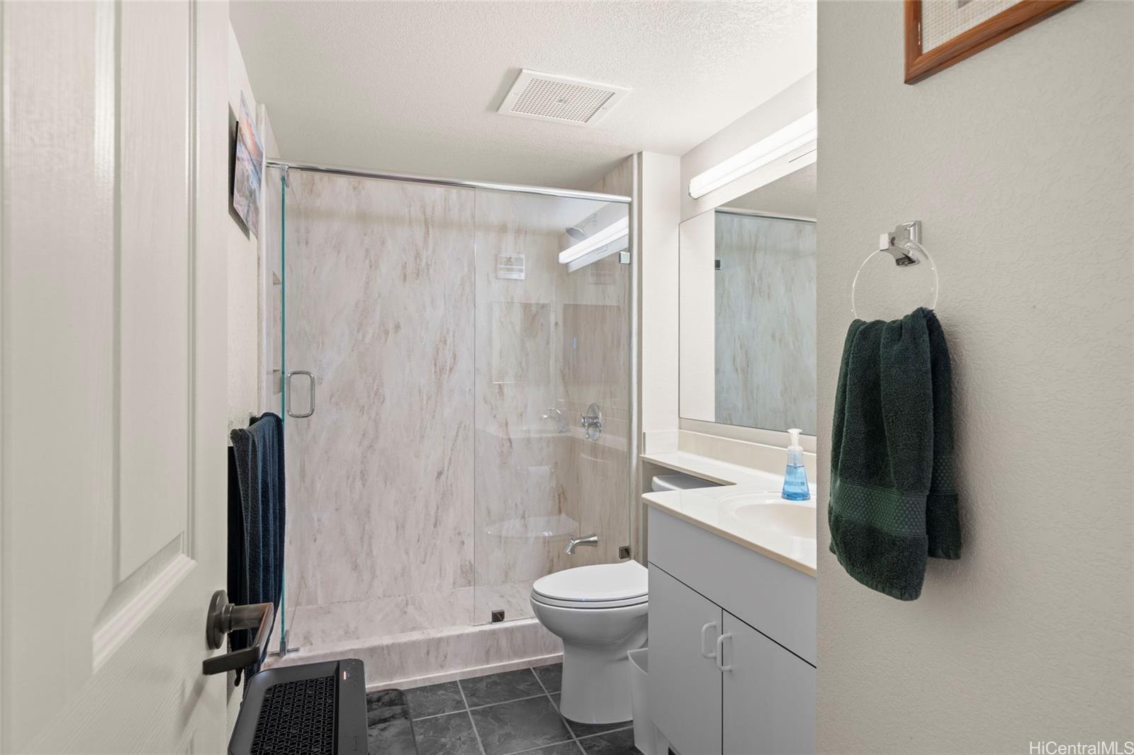 Country Club Village condo # 401, Honolulu, Hawaii - photo 13 of 22