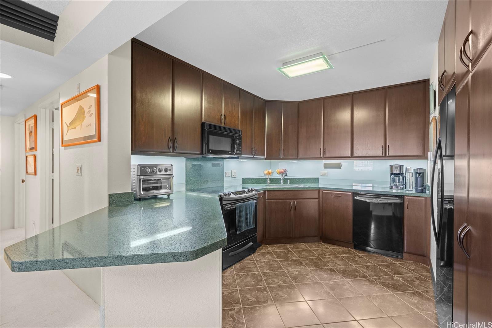 Country Club Village condo # 401, Honolulu, Hawaii - photo 6 of 22