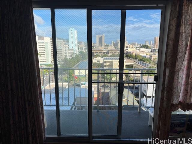 1073 Kinau condo # 1004, Honolulu, Hawaii - photo 2 of 18