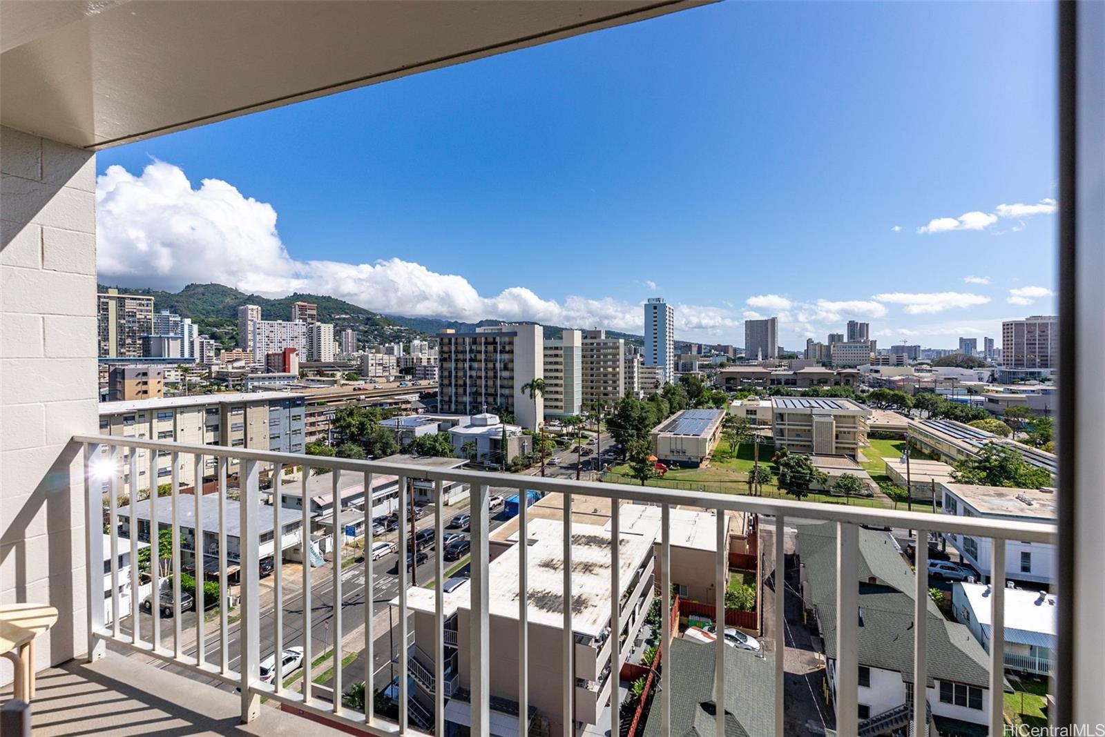 1073 Kinau condo # 1004, Honolulu, Hawaii - photo 3 of 22
