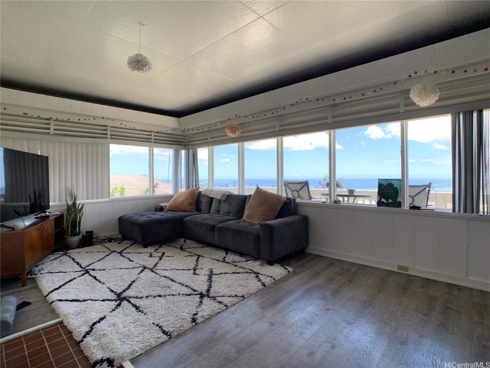 1074 Lanui Place Honolulu - Rental - photo 2 of 16