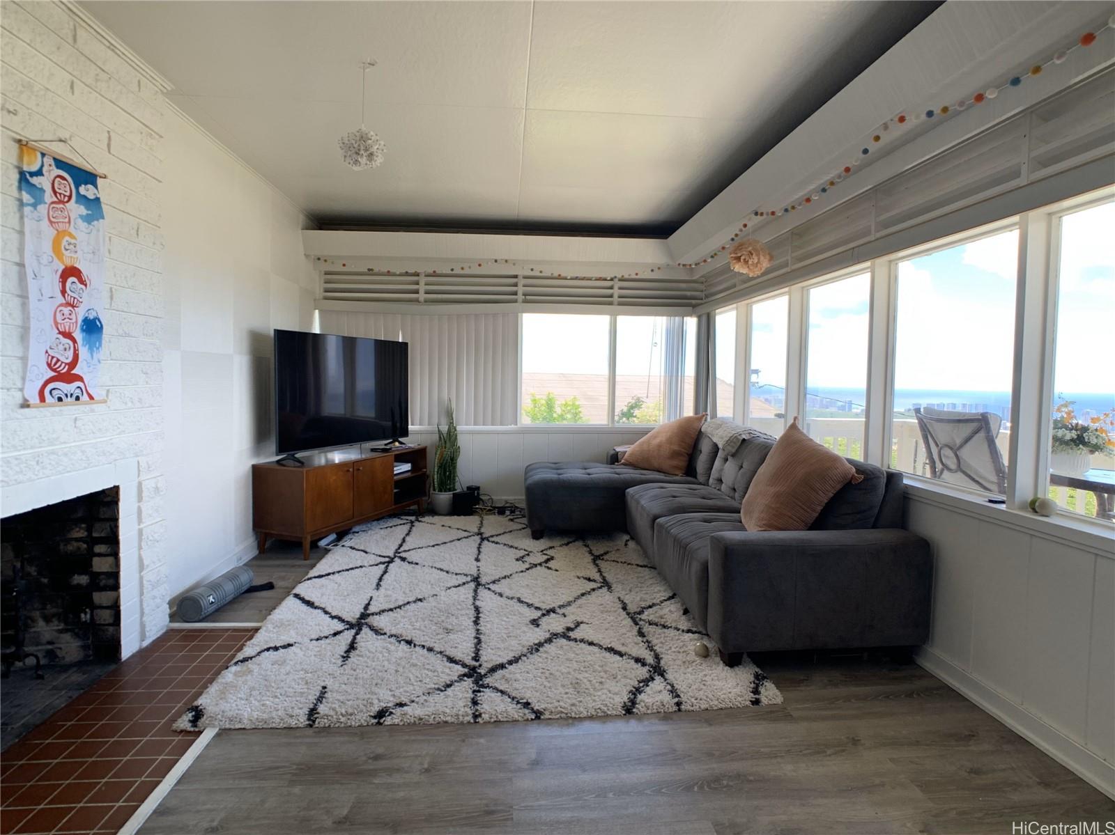 1074 Lanui Place Honolulu - Rental - photo 3 of 16