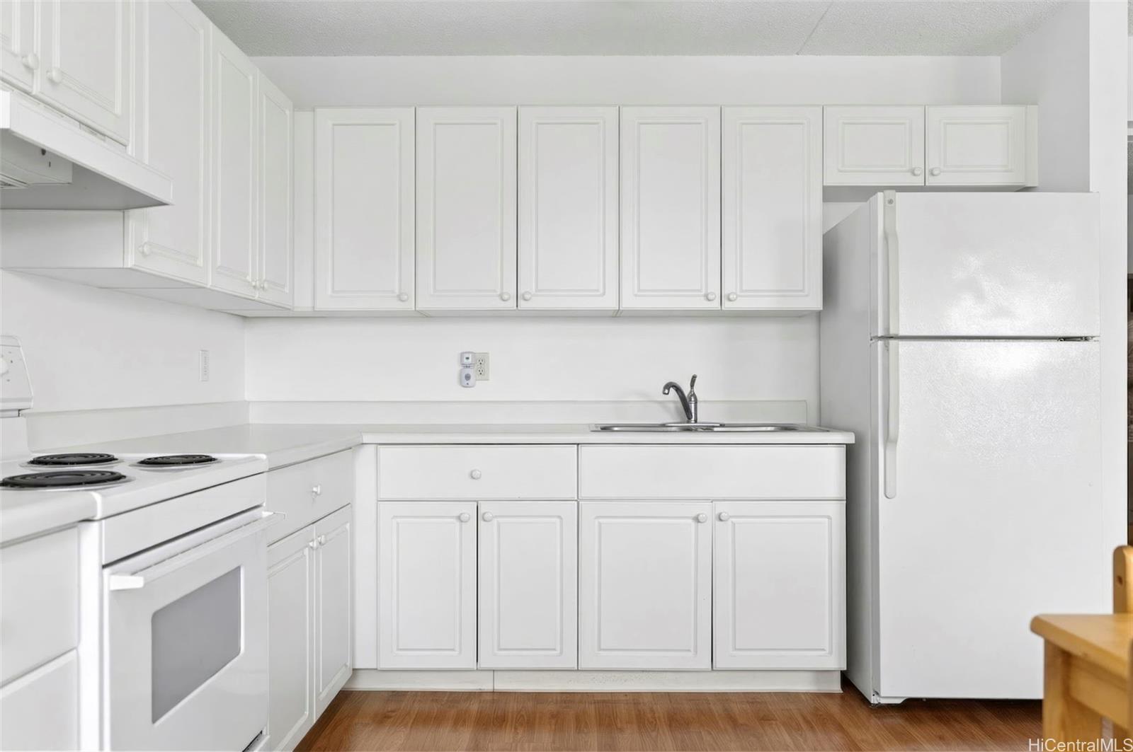 Prince Lunalilo condo # 501, Honolulu, Hawaii - photo 4 of 24