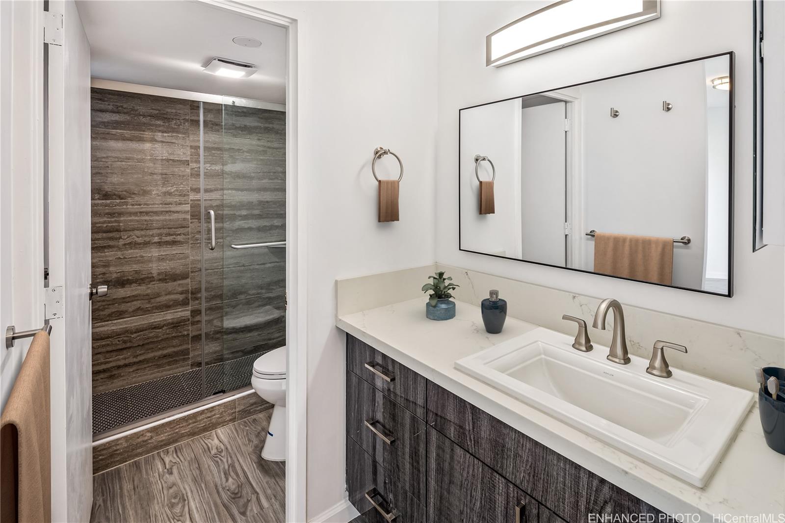 East Lake Apts condo # 401, Honolulu, Hawaii - photo 5 of 9