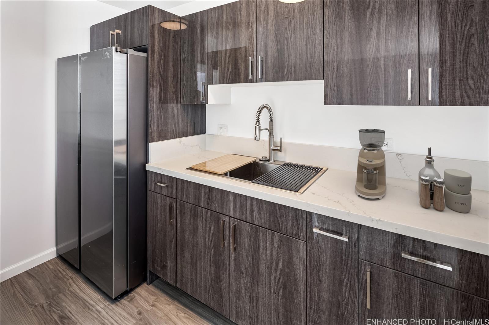 East Lake Apts condo # 401, Honolulu, Hawaii - photo 7 of 9