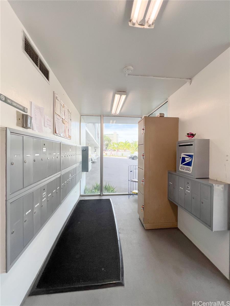 East Lake Apts condo # 606, Honolulu, Hawaii - photo 19 of 20