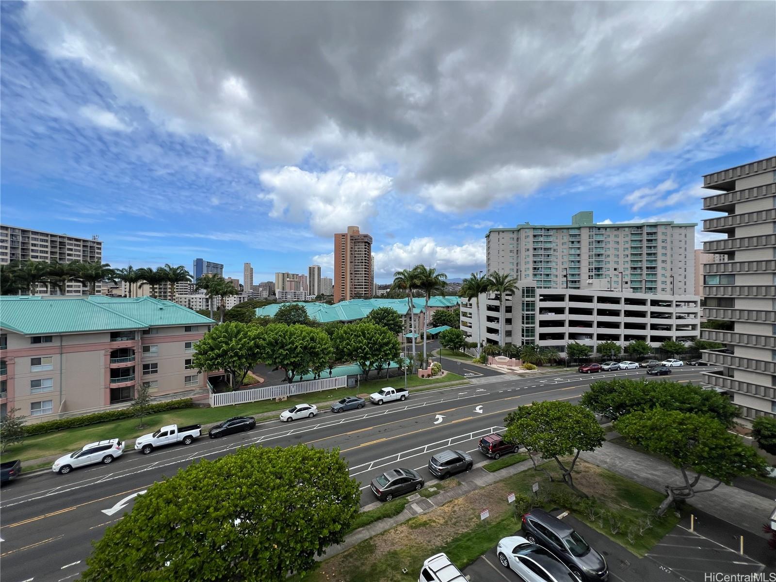 East Lake Apts condo # 606, Honolulu, Hawaii - photo 3 of 20